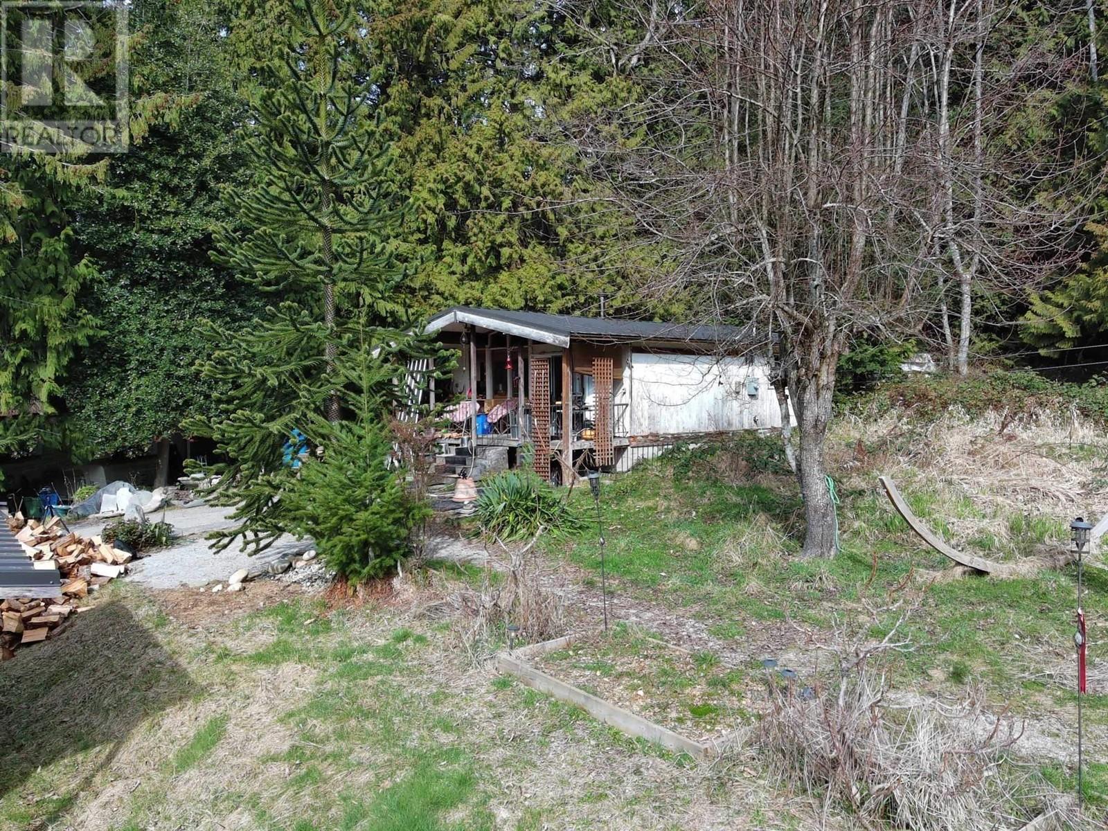 2126 Sunshine Coast Highway, Roberts Creek, British Columbia  V0N 2W5 - Photo 17 - R2826371