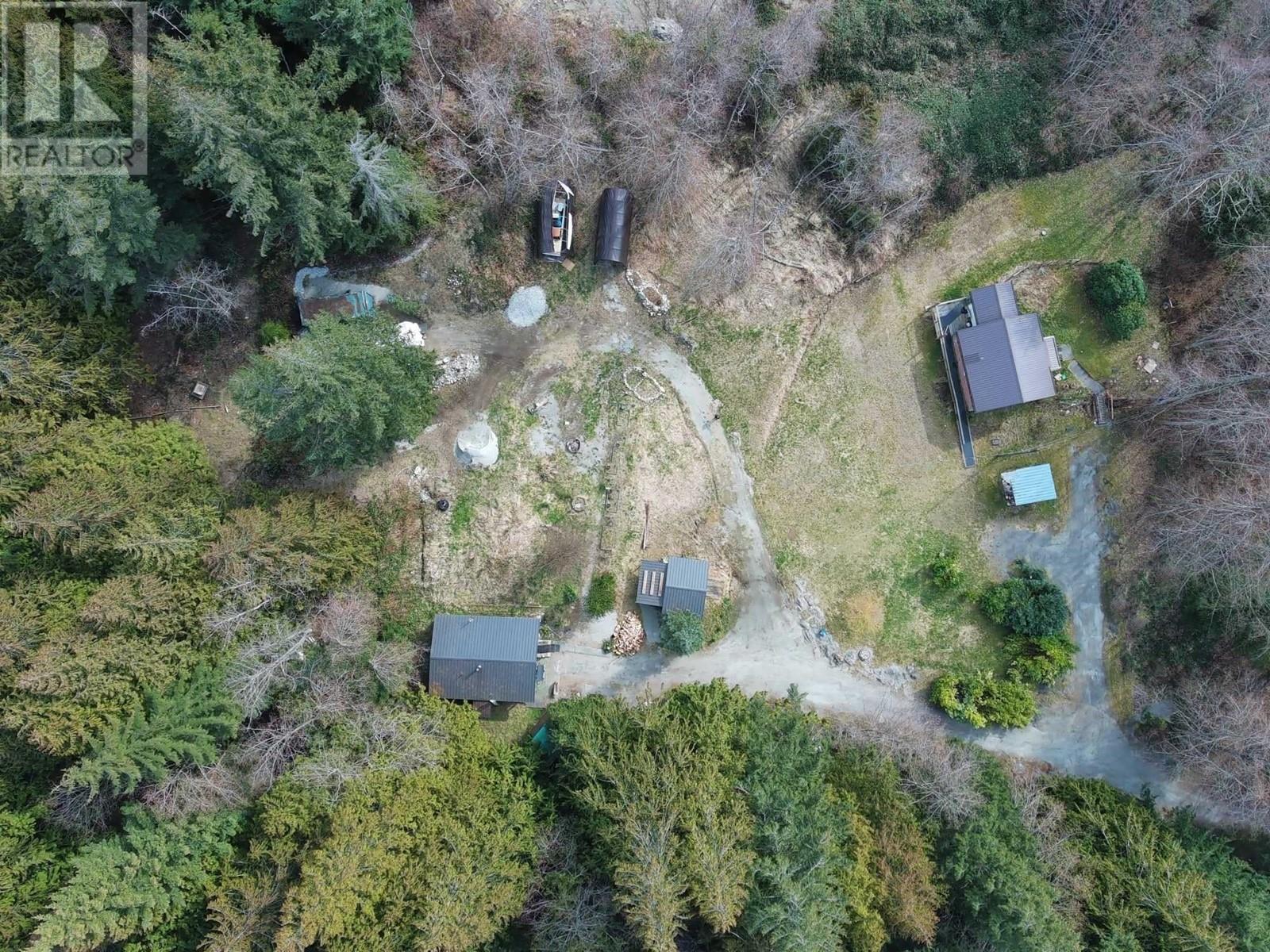 2126 Sunshine Coast Highway, Roberts Creek, British Columbia  V0N 2W5 - Photo 19 - R2826371