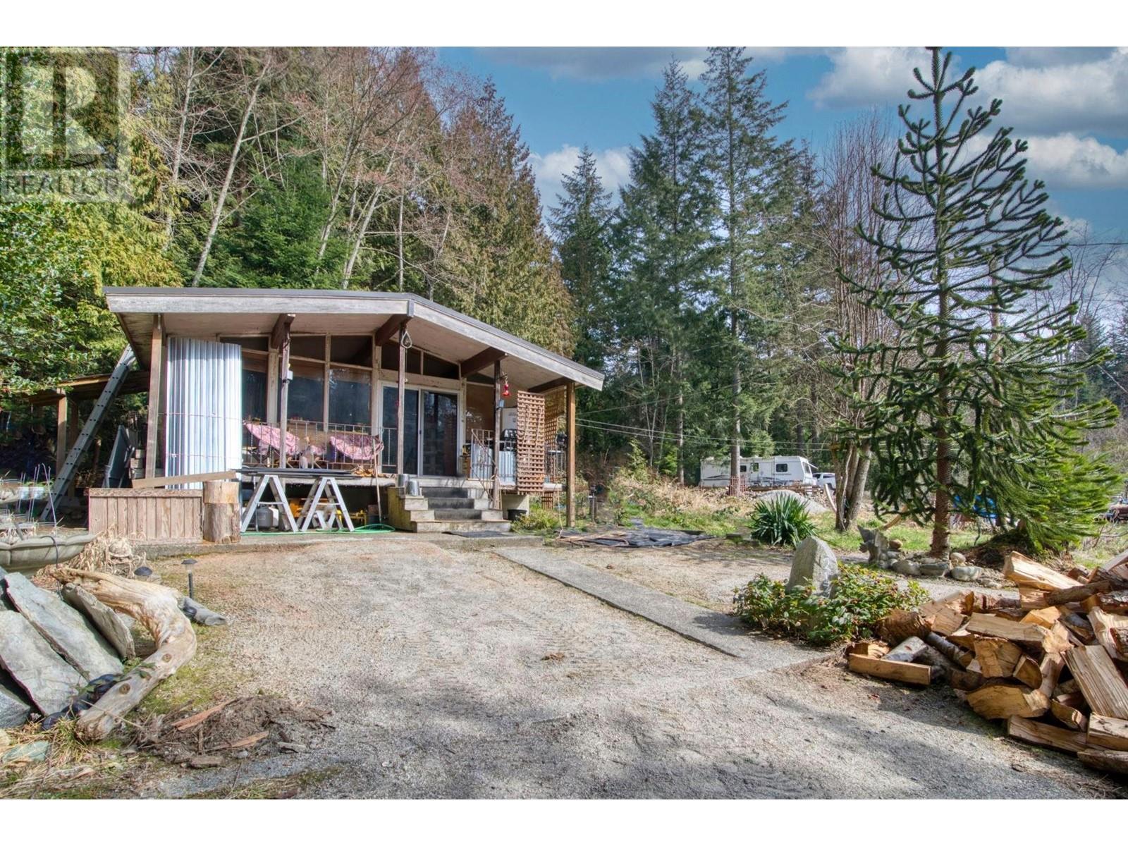 2126 Sunshine Coast Highway, Roberts Creek, British Columbia  V0N 2W5 - Photo 22 - R2826371