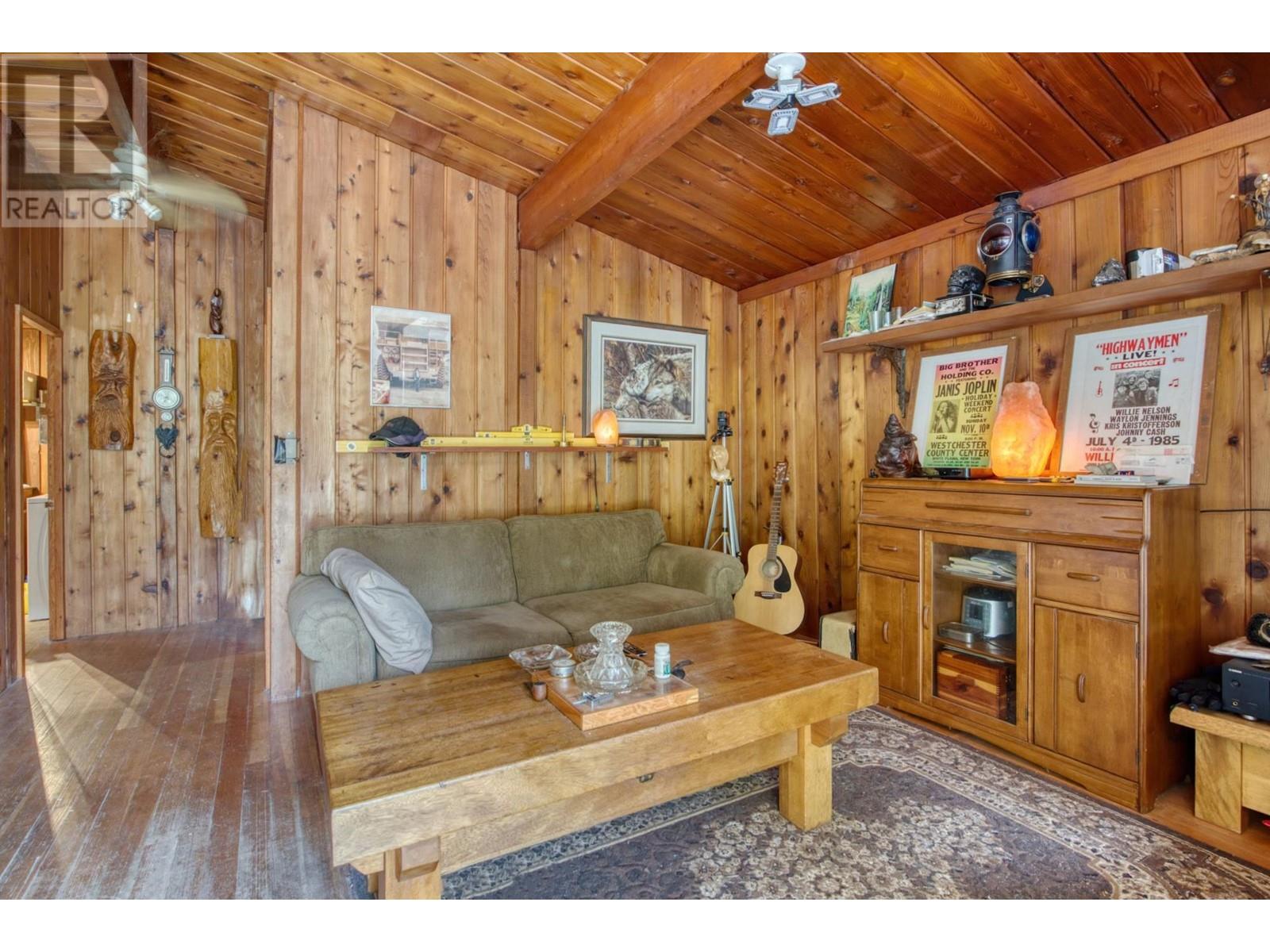 2126 Sunshine Coast Highway, Roberts Creek, British Columbia  V0N 2W5 - Photo 23 - R2826371