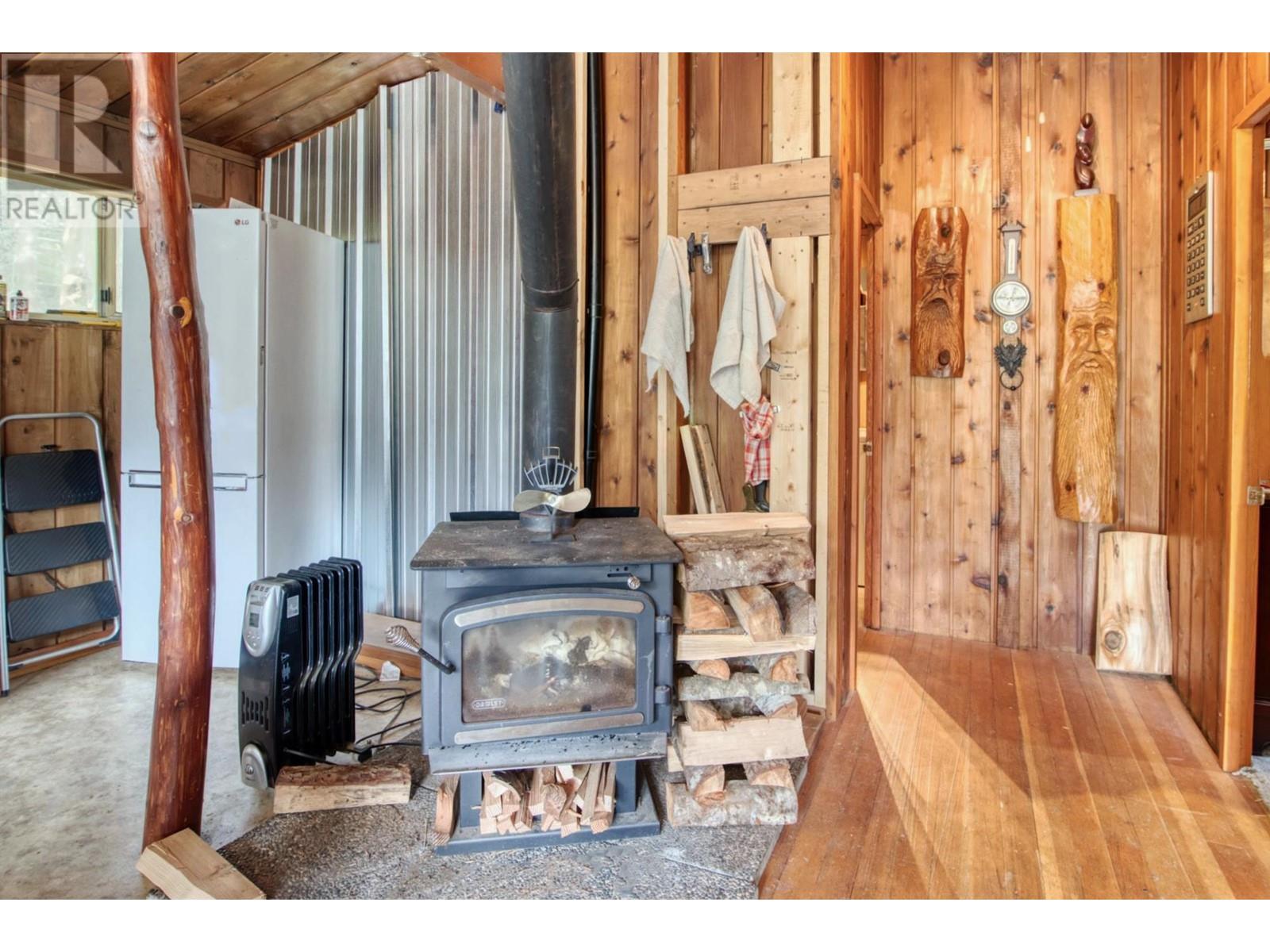 2126 Sunshine Coast Highway, Roberts Creek, British Columbia  V0N 2W5 - Photo 27 - R2826371