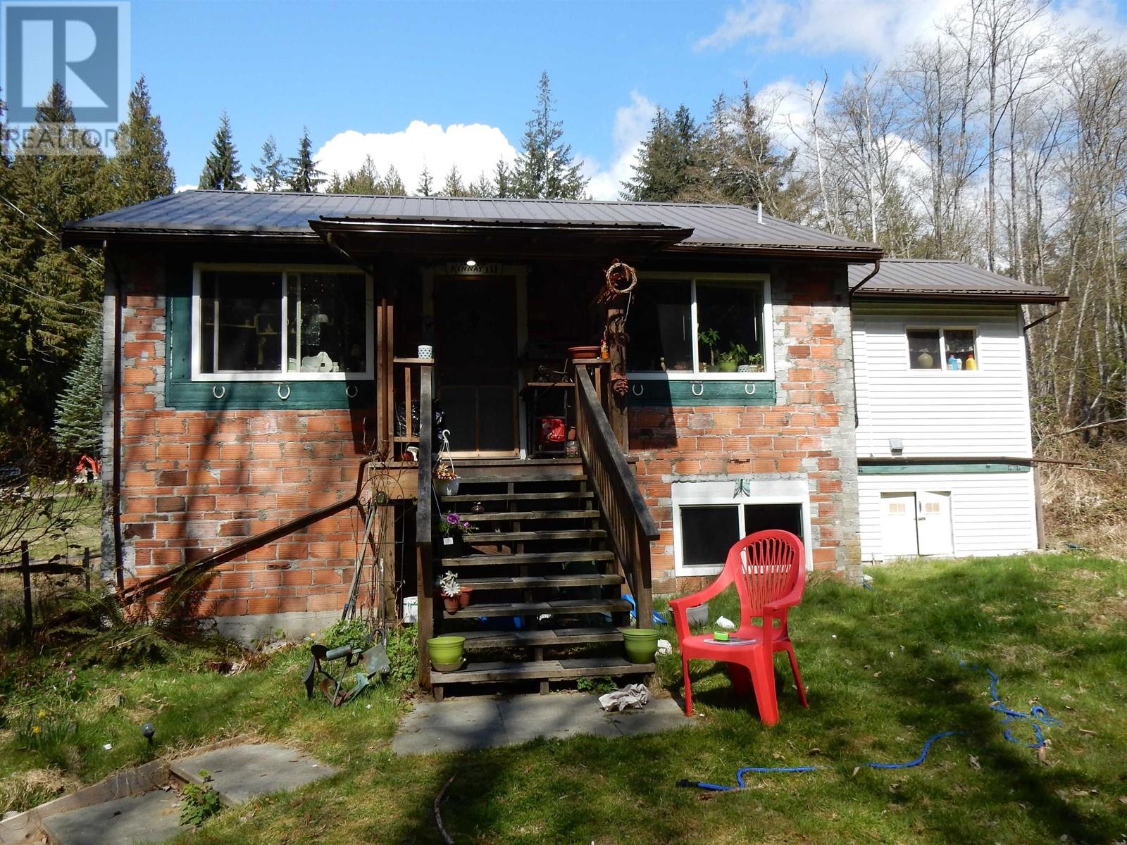 2126 Sunshine Coast Highway, Roberts Creek, British Columbia  V0N 2W5 - Photo 3 - R2826371