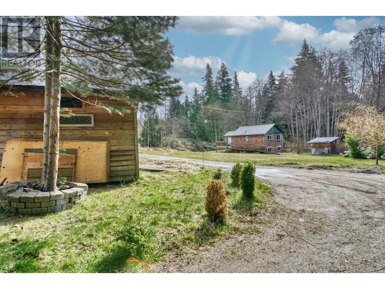 2126 Sunshine Coast Highway, Roberts Creek, British Columbia  V0N 2W5 - Photo 30 - R2826371