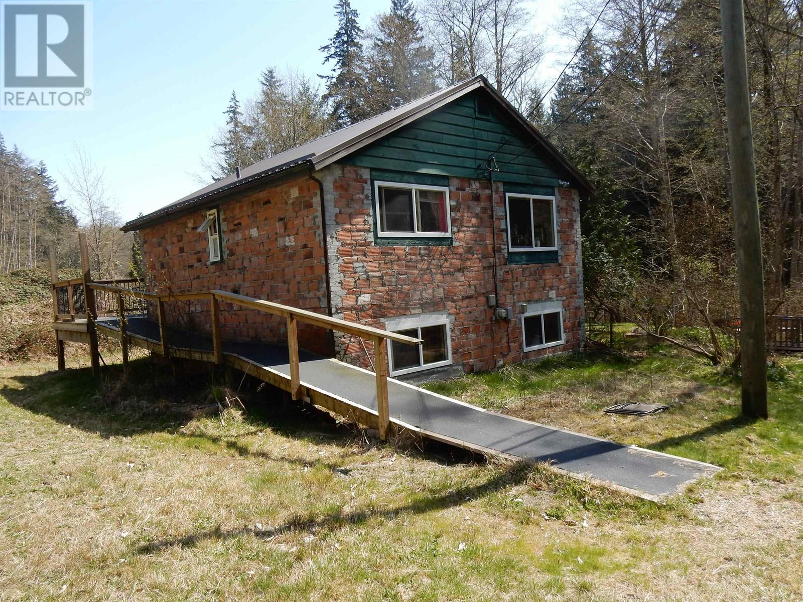 2126 Sunshine Coast Highway, Roberts Creek, British Columbia  V0N 2W5 - Photo 36 - R2826371