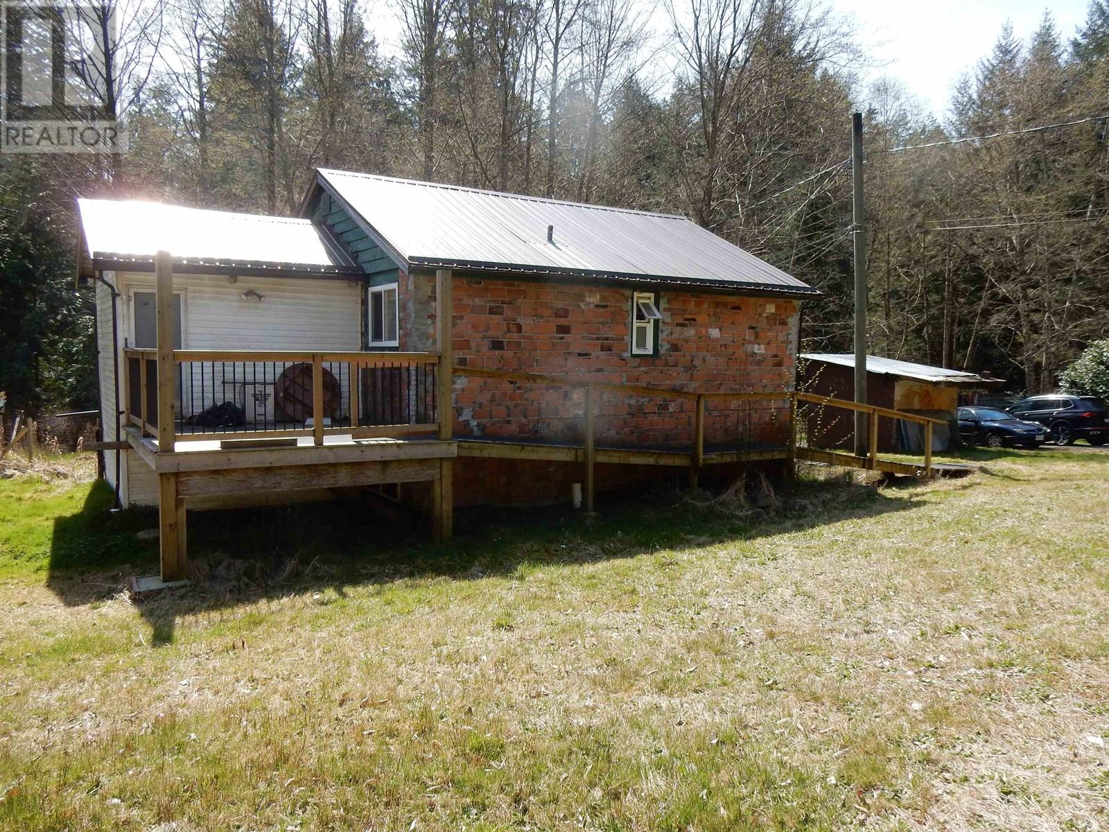 2126 Sunshine Coast Highway, Roberts Creek, British Columbia  V0N 2W5 - Photo 38 - R2826371