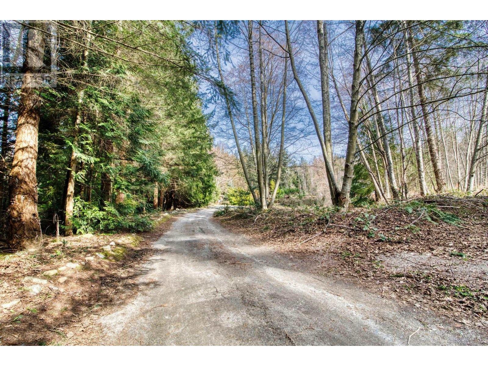 2126 Sunshine Coast Highway, Roberts Creek, British Columbia  V0N 2W5 - Photo 8 - R2826371