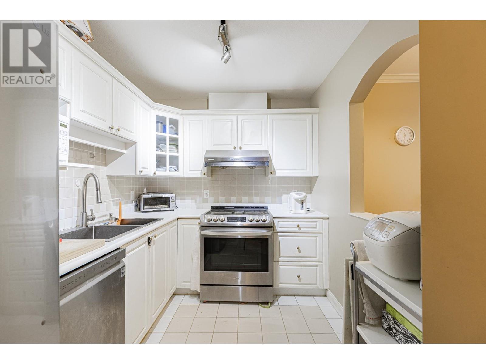 228 5735 Hampton Place, Vancouver, British Columbia  V6T 2G8 - Photo 5 - R2826347
