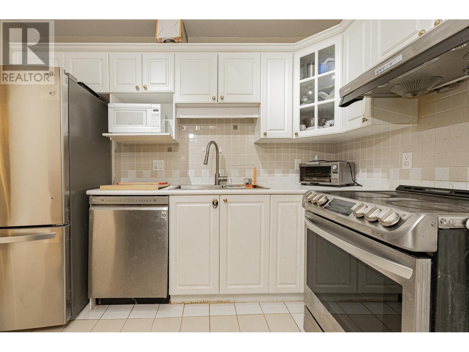 228 5735 Hampton Place, Vancouver, British Columbia  V6T 2G8 - Photo 6 - R2826347