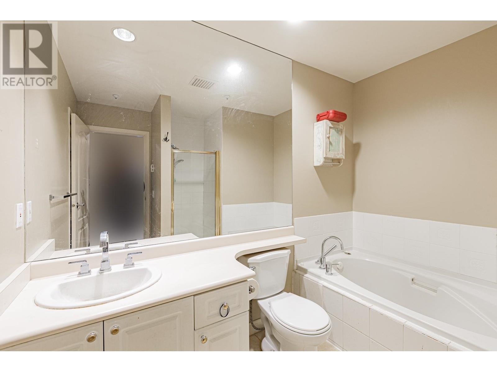 228 5735 Hampton Place, Vancouver, British Columbia  V6T 2G8 - Photo 9 - R2826347