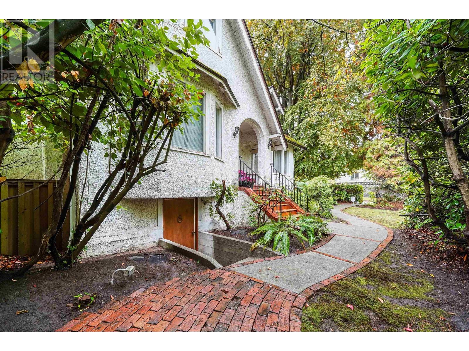 2292 W 33rd Avenue, Vancouver, British Columbia  V6M 1C2 - Photo 2 - R2826136