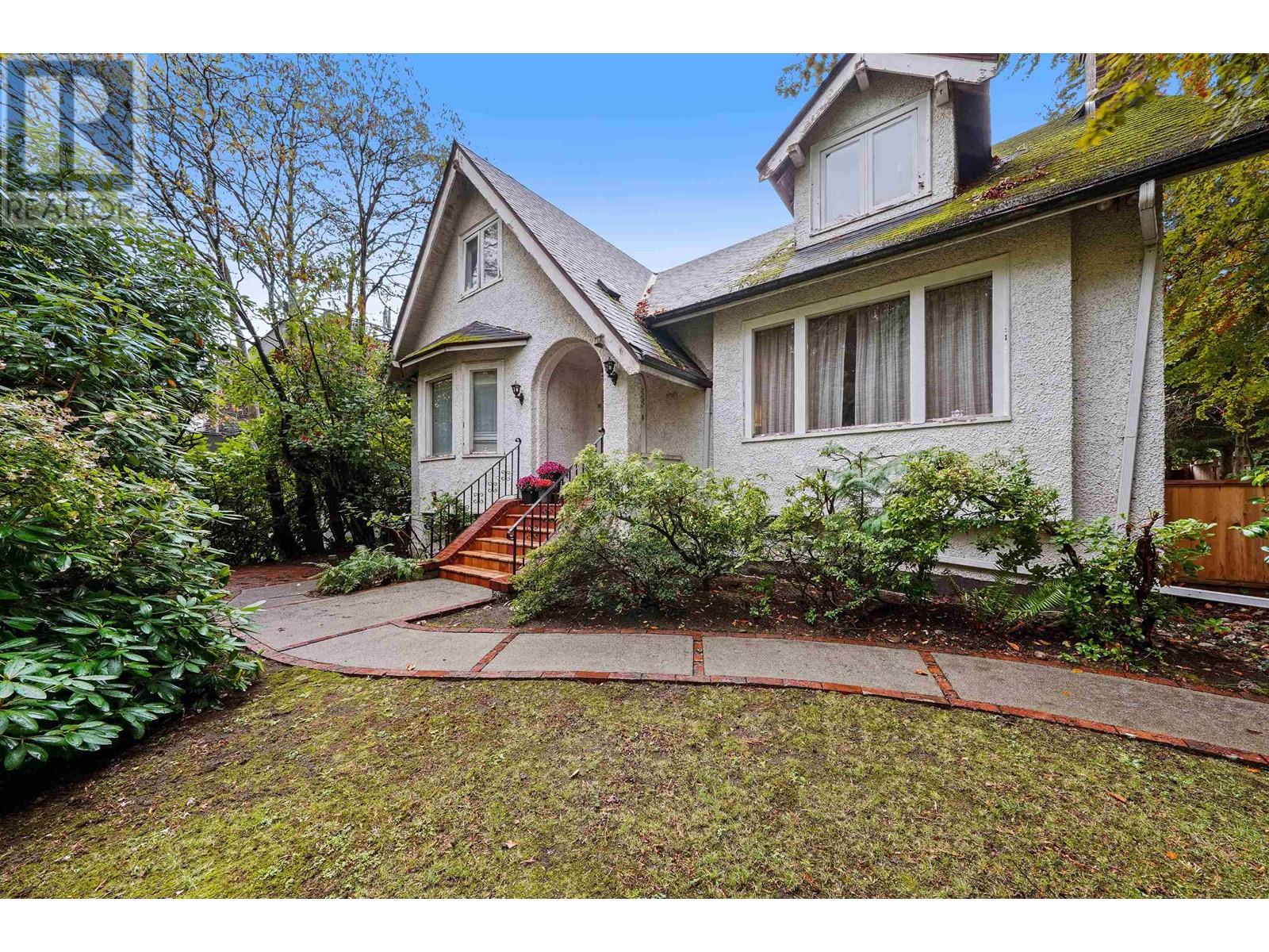 2292 W 33rd Avenue, Vancouver, British Columbia  V6M 1C2 - Photo 1 - R2826136