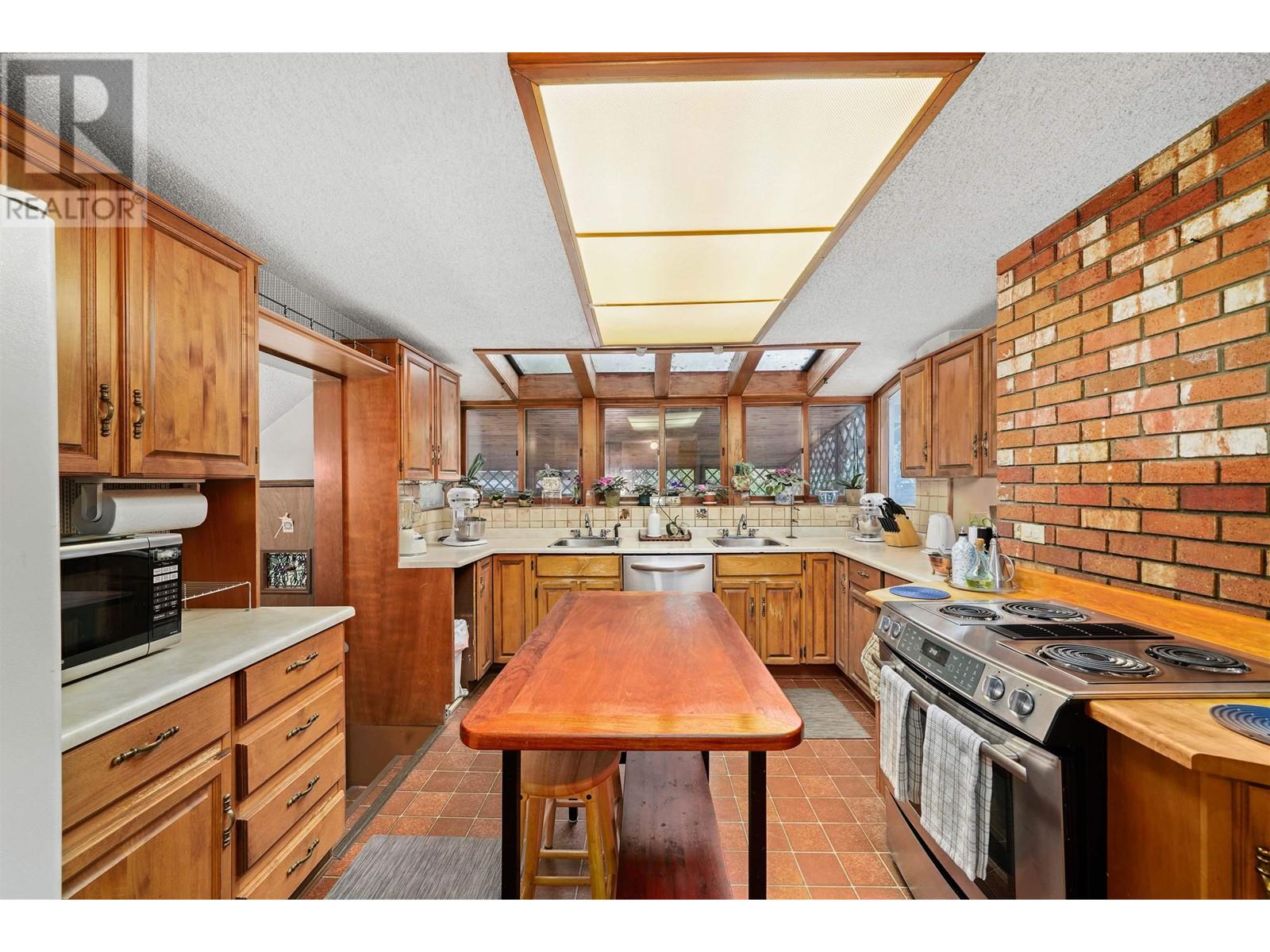 2292 W 33rd Avenue, Vancouver, British Columbia  V6M 1C2 - Photo 6 - R2826136