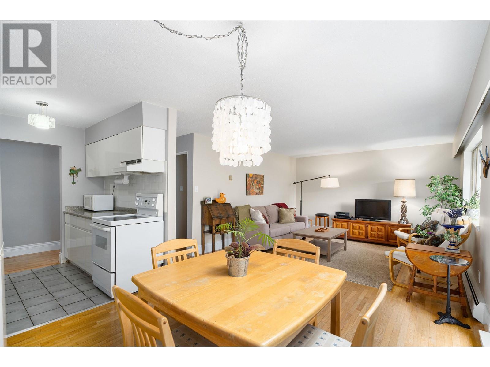 1104 555 W 28th Street, North Vancouver, British Columbia  V7N 2J7 - Photo 10 - R2813114