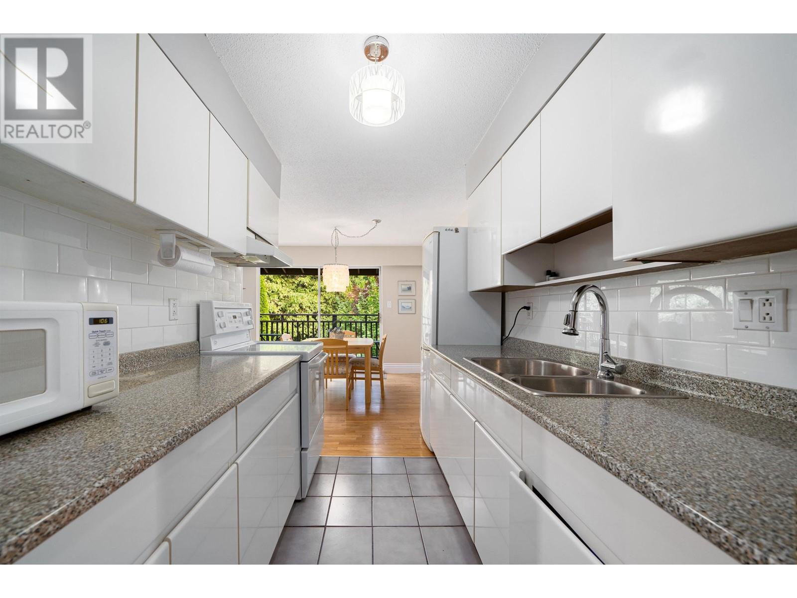 1104 555 W 28th Street, North Vancouver, British Columbia  V7N 2J7 - Photo 12 - R2813114