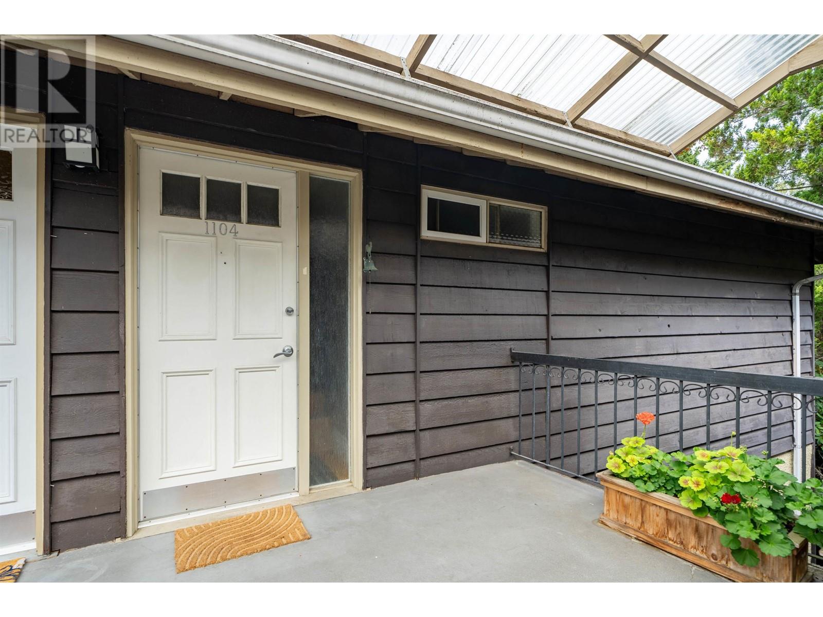 1104 555 W 28th Street, North Vancouver, British Columbia  V7N 2J7 - Photo 3 - R2813114