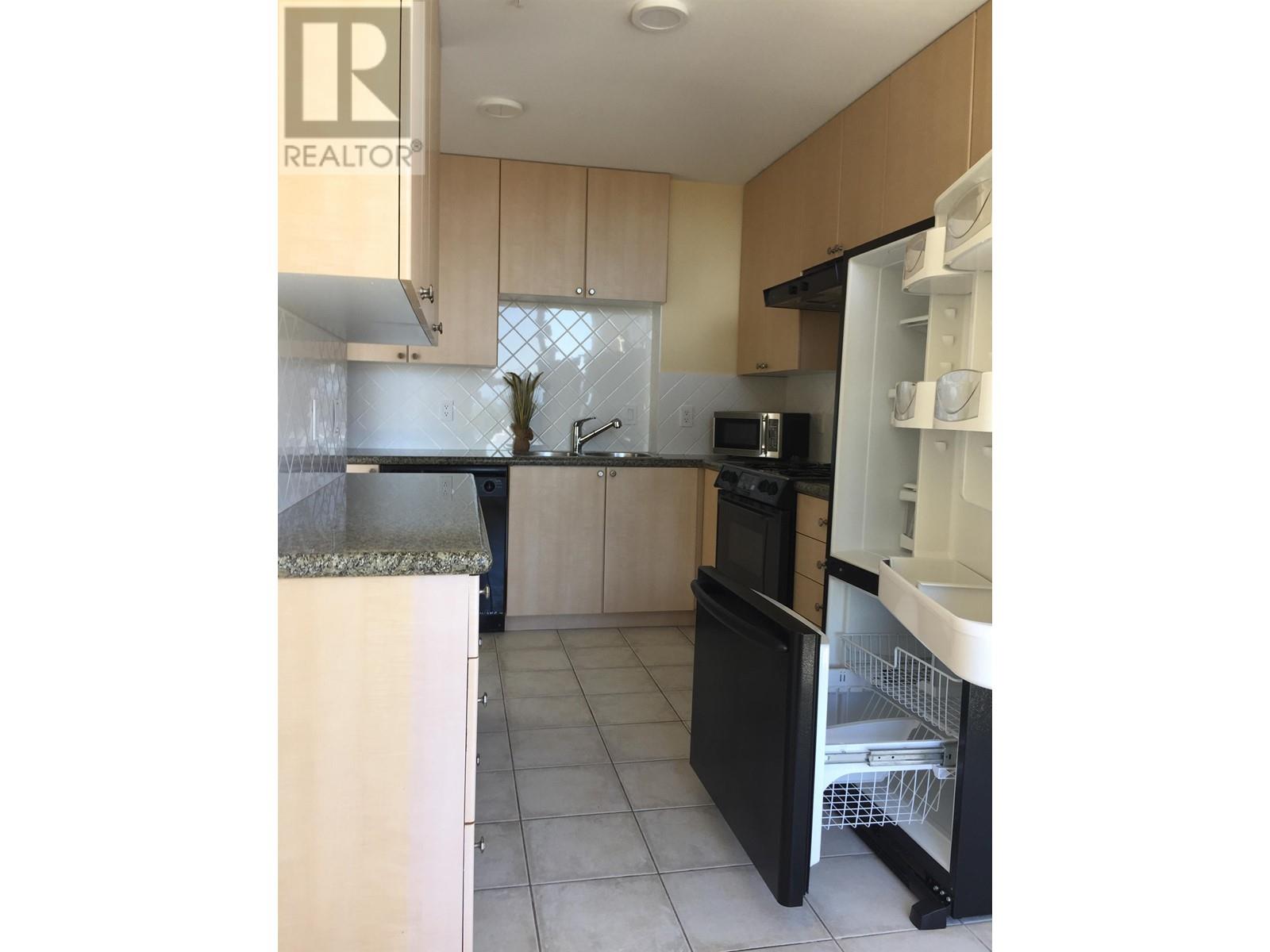1504 160 E 13th Street, North Vancouver, British Columbia  V7L 2L5 - Photo 3 - R2813370