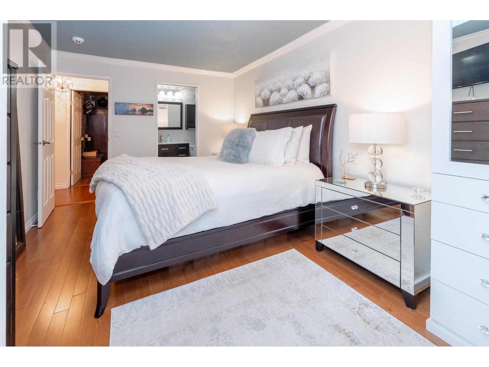 890 Victoria Drive, Port Coquitlam, British Columbia  V3B 2T9 - Photo 12 - R2823419
