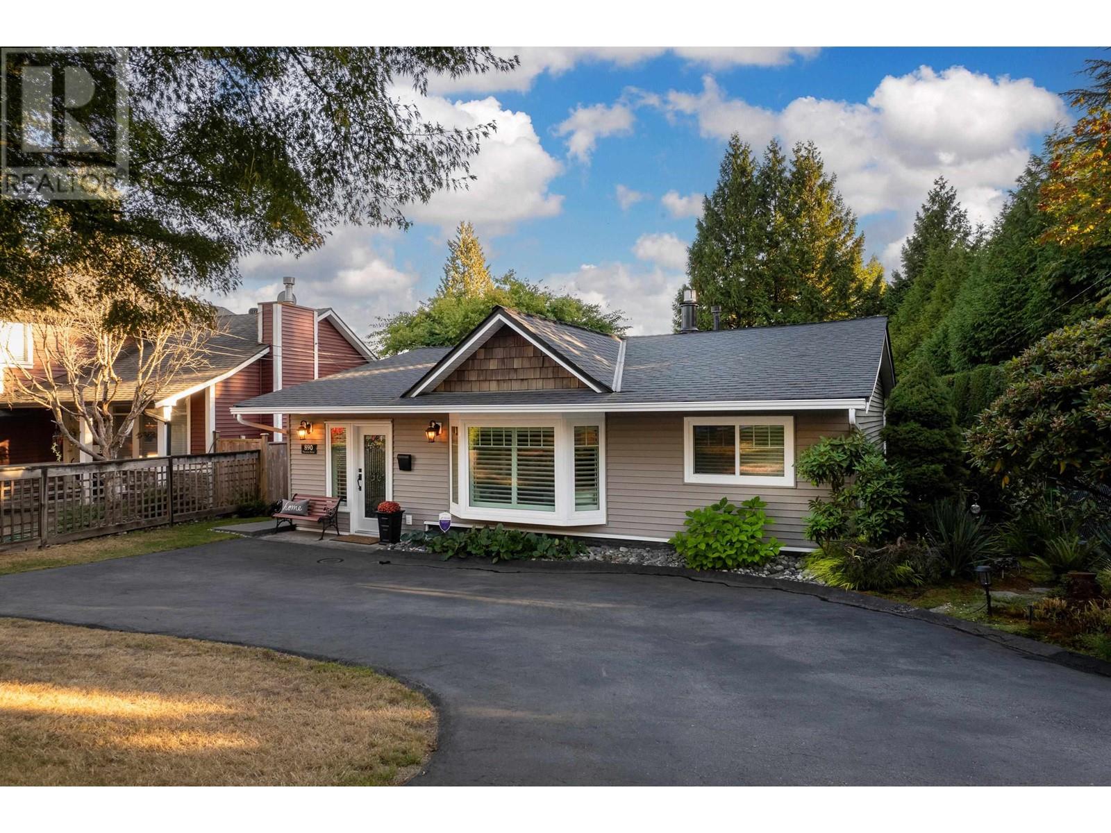 890 Victoria Drive, Port Coquitlam, British Columbia  V3B 2T9 - Photo 3 - R2823419