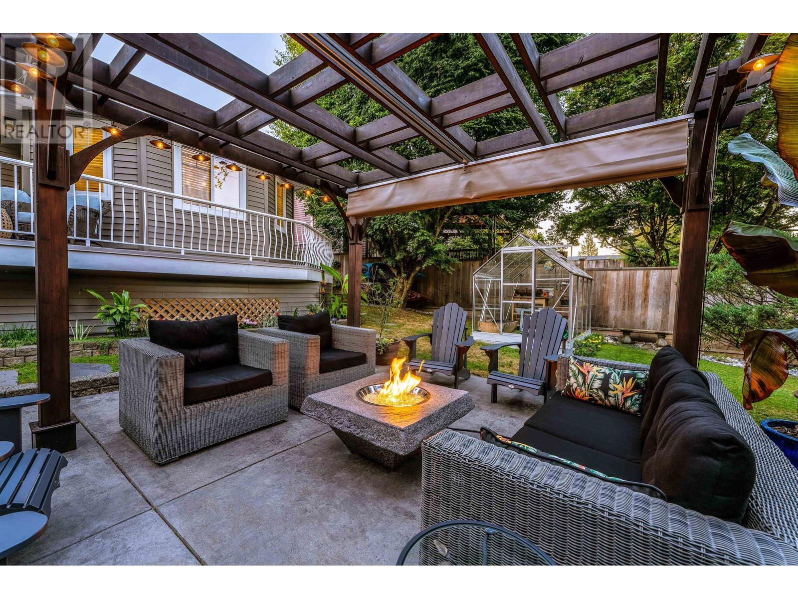 890 Victoria Drive, Port Coquitlam, British Columbia  V3B 2T9 - Photo 2 - R2823419