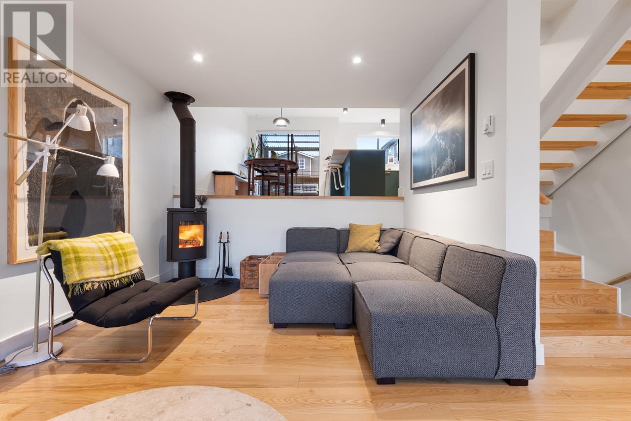 274 E 3RD STREET, north vancouver, British Columbia