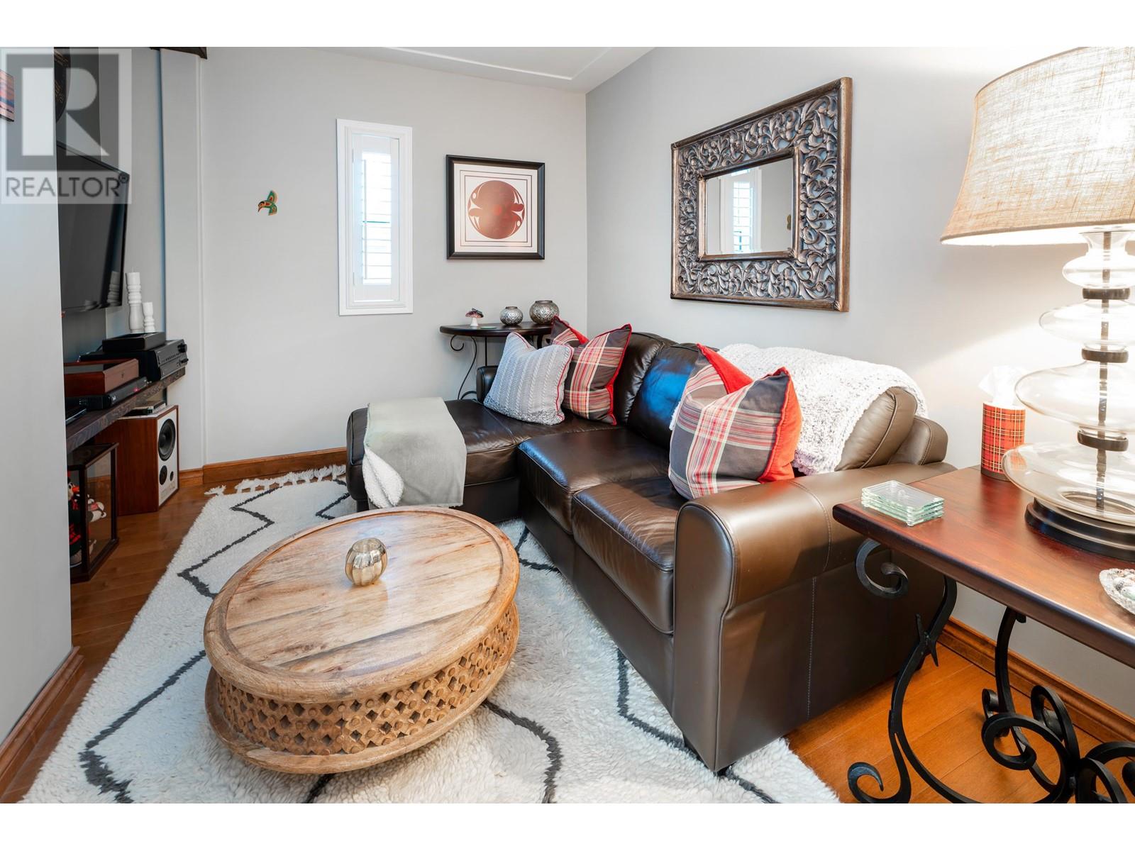 890 Victoria Drive, Port Coquitlam, British Columbia  V3B 2T9 - Photo 5 - R2823419