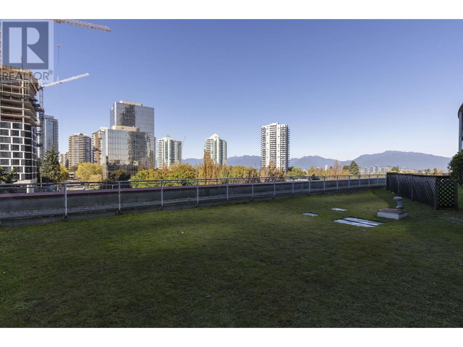 505 6088 Willingdon Avenue, Burnaby, British Columbia  V5H 4V2 - Photo 32 - R2826095