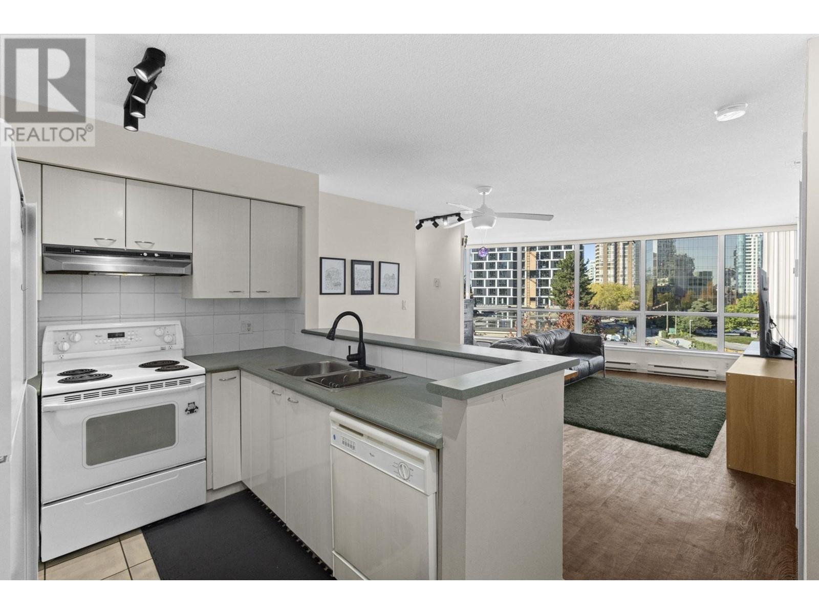 505 6088 Willingdon Avenue, Burnaby, British Columbia  V5H 4V2 - Photo 8 - R2826095