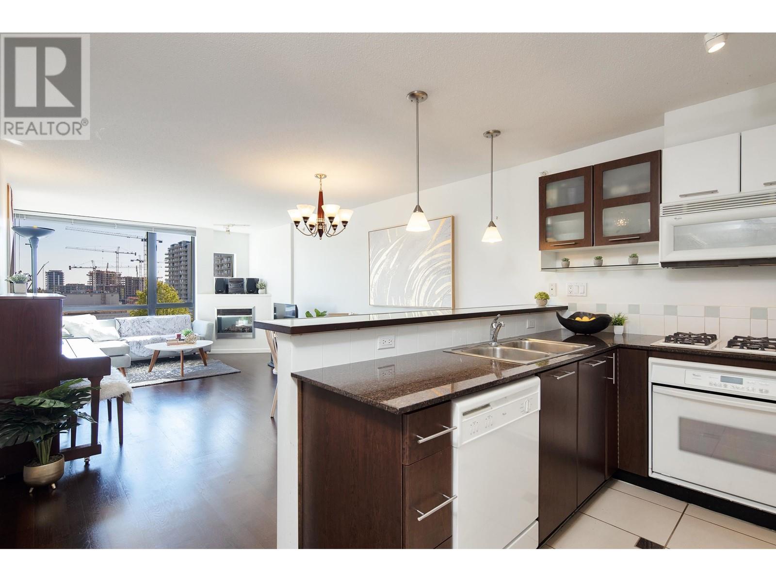 817 7831 Westminster Highway, Richmond, British Columbia  V6X 4J4 - Photo 1 - R2818267