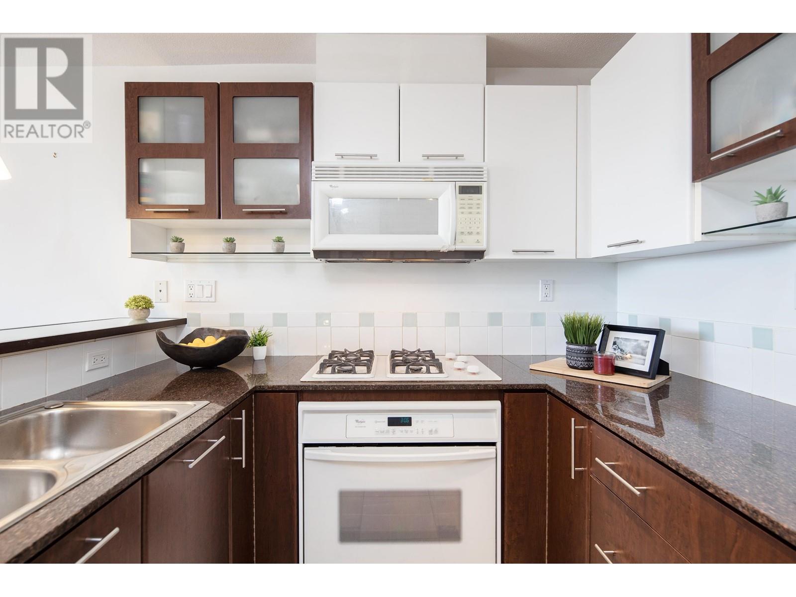 817 7831 Westminster Highway, Richmond, British Columbia  V6X 4J4 - Photo 3 - R2818267