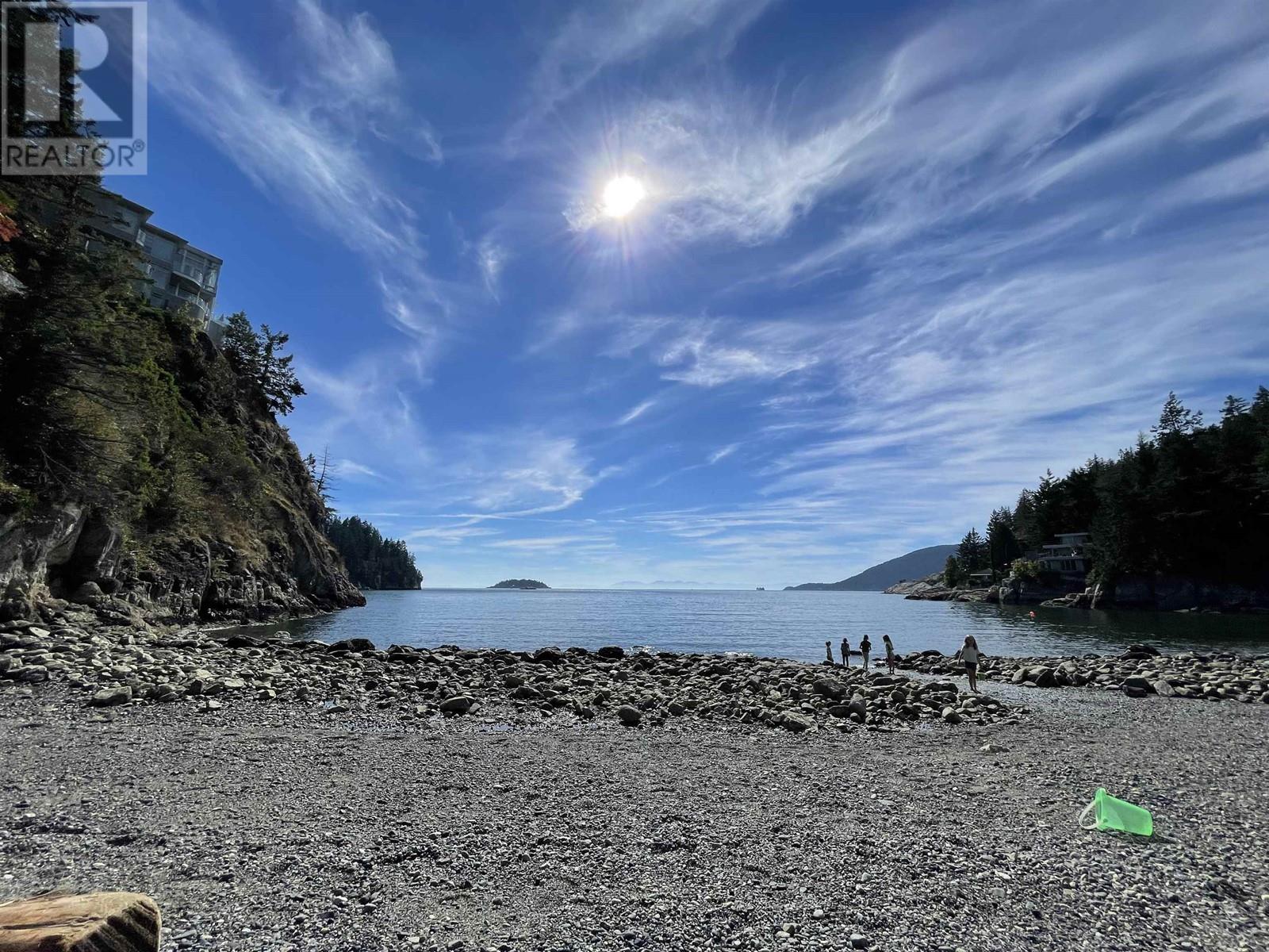 6912 Marine Drive, West Vancouver, British Columbia  V7W 2K3 - Photo 2 - R2826411