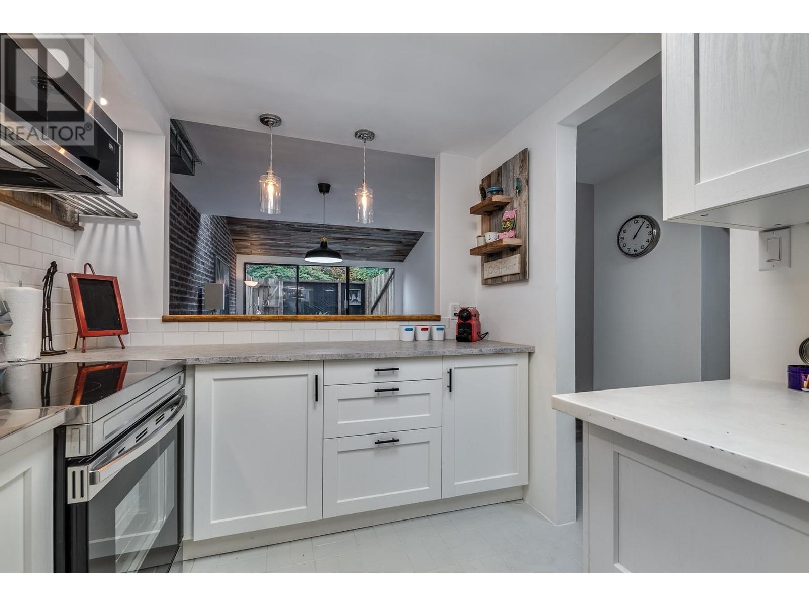 107 1745 Esquimalt Avenue, West Vancouver, British Columbia  V7V 1R7 - Photo 10 - R2826069