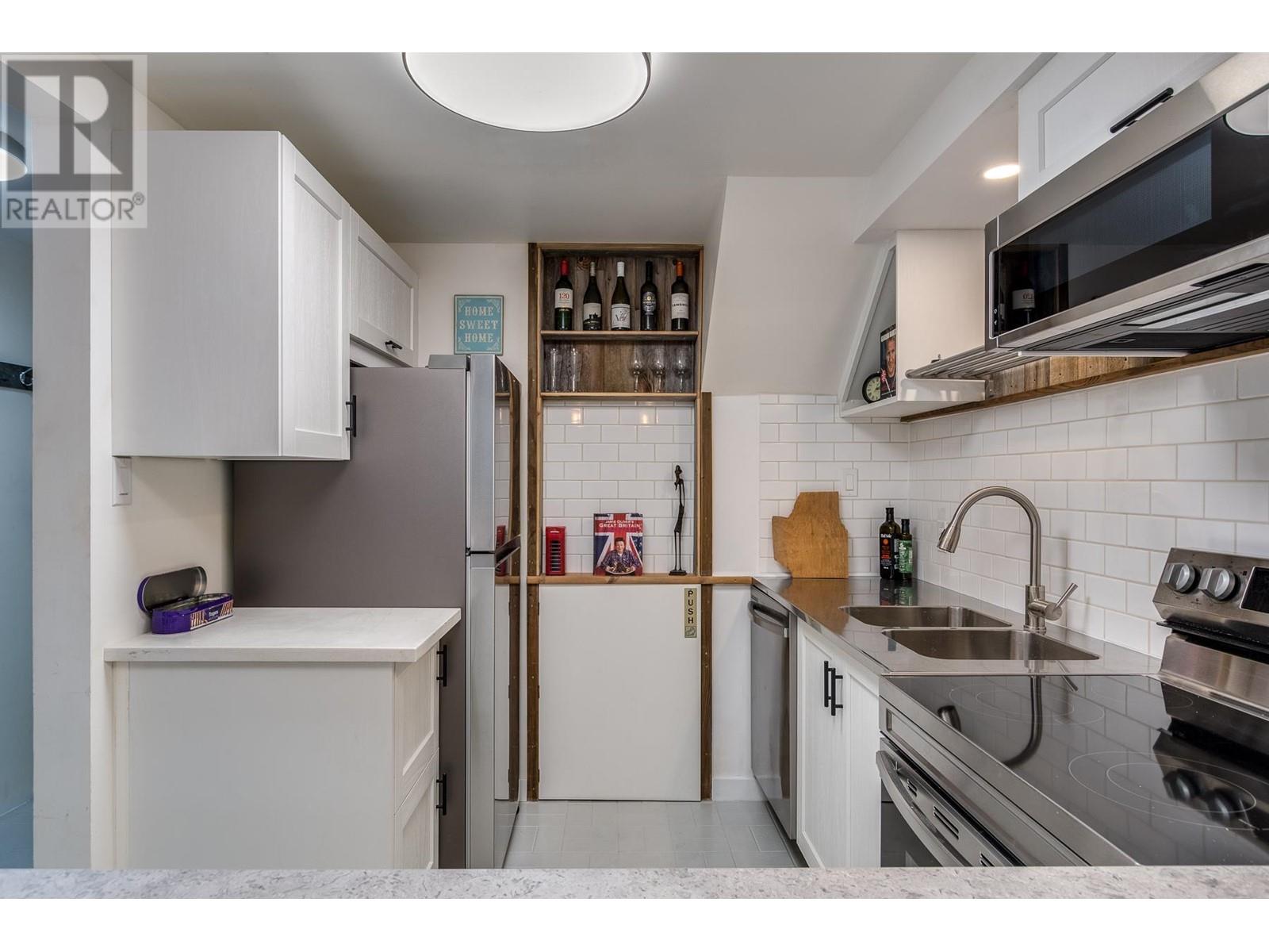 107 1745 Esquimalt Avenue, West Vancouver, British Columbia  V7V 1R7 - Photo 11 - R2826069