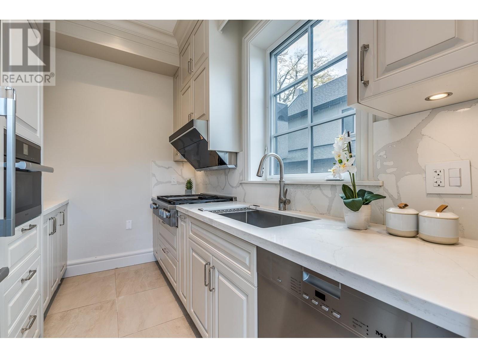 3965 W 14th Avenue, Vancouver, British Columbia  V6R 2X2 - Photo 14 - R2825453