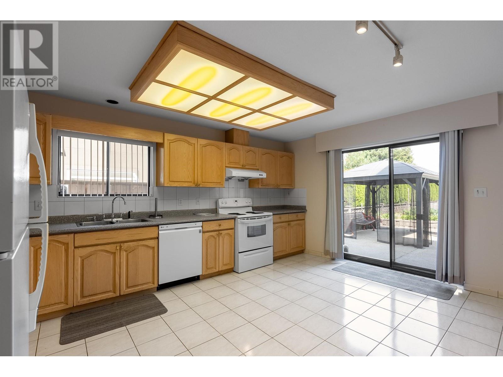 7221 Frances Street, Burnaby, British Columbia  V5A 1H1 - Photo 12 - R2826311