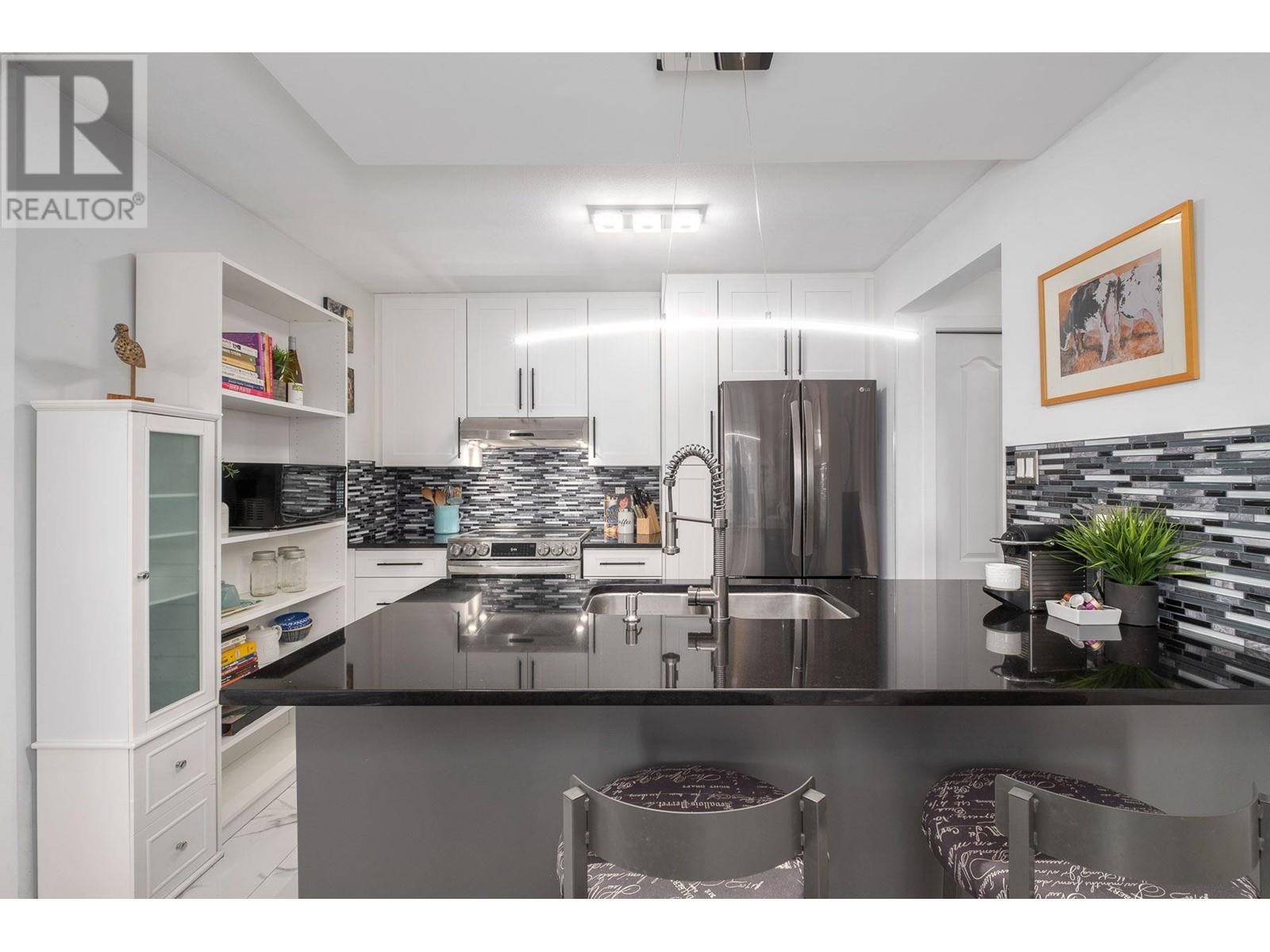 403 2978 Burlington Drive, Coquitlam, British Columbia  V3B 7S6 - Photo 11 - R2826447