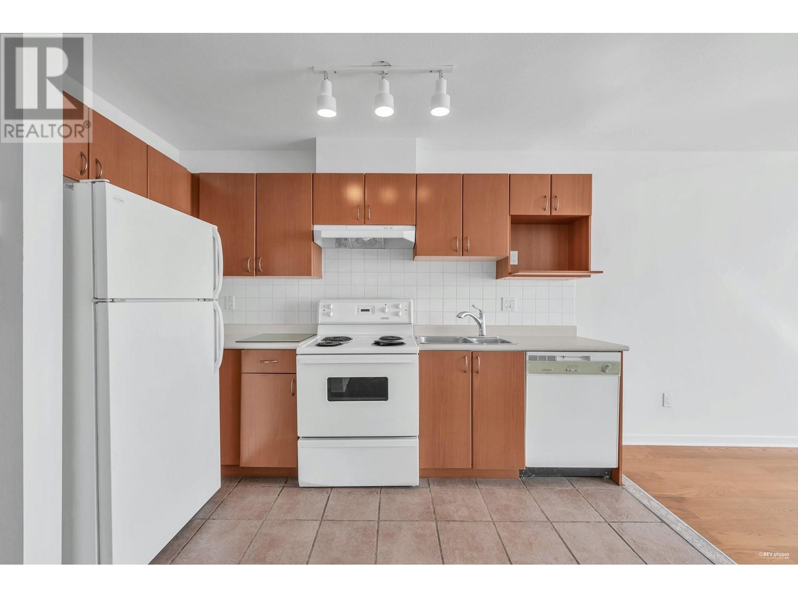 Ph6 6991 Victoria Drive, Vancouver, British Columbia  V5P 3Y7 - Photo 8 - R2826339