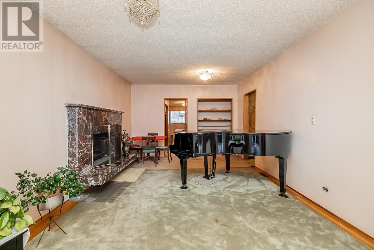 7839 17th Avenue, Burnaby, British Columbia  V3N 1M1 - Photo 15 - R2825823