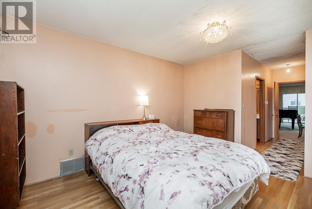 7839 17th Avenue, Burnaby, British Columbia  V3N 1M1 - Photo 16 - R2825823