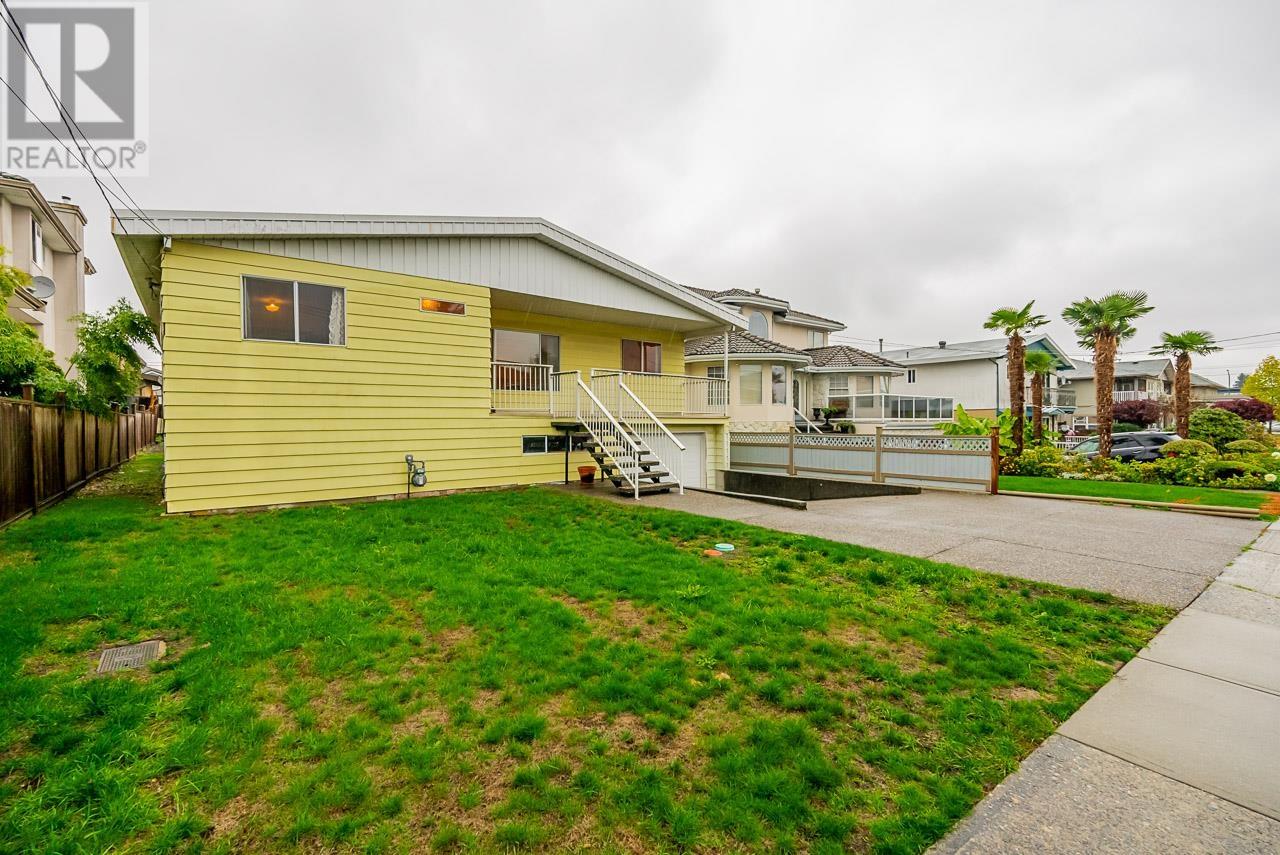 7839 17th Avenue, Burnaby, British Columbia  V3N 1M1 - Photo 3 - R2825823