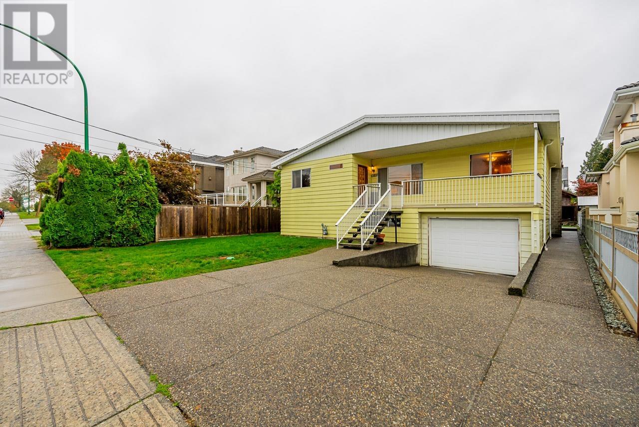 7839 17TH AVENUE, burnaby, British Columbia