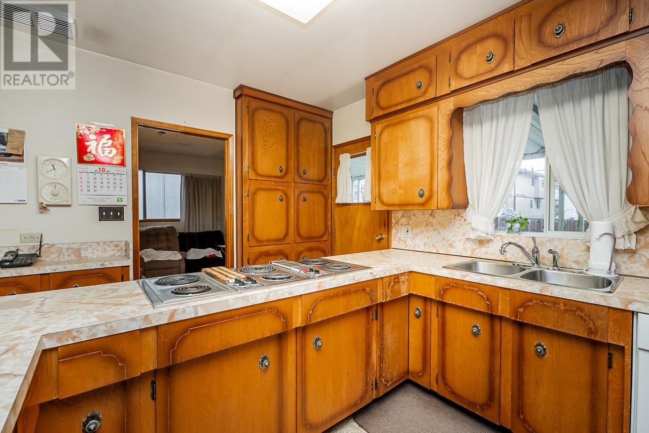 7839 17th Avenue, Burnaby, British Columbia  V3N 1M1 - Photo 12 - R2825823