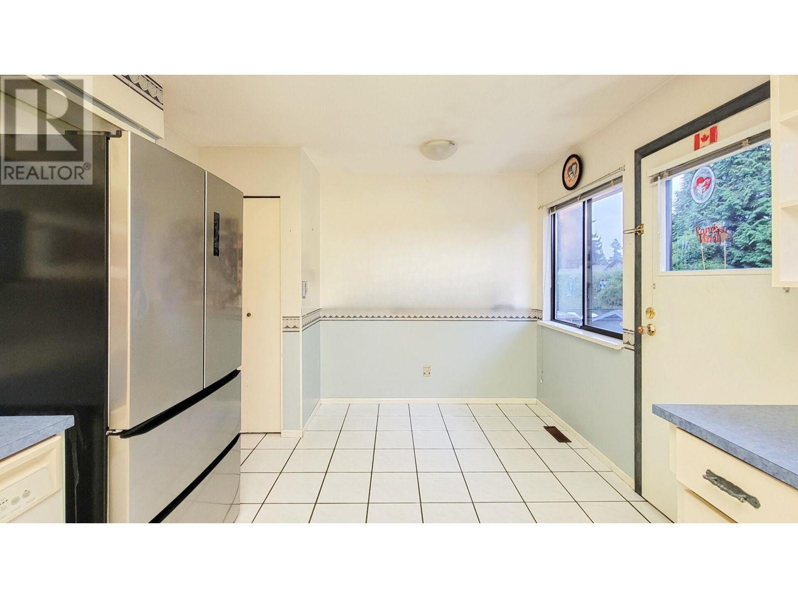 12367 Laity Street, Maple Ridge, British Columbia  V2X 5B4 - Photo 5 - R2823823