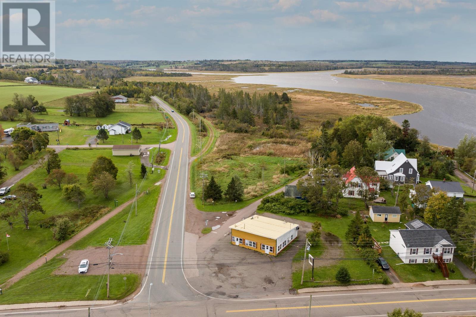 324 Main Street, Mount Stewart, Prince Edward Island  C0A 1T0 - Photo 5 - 202322395