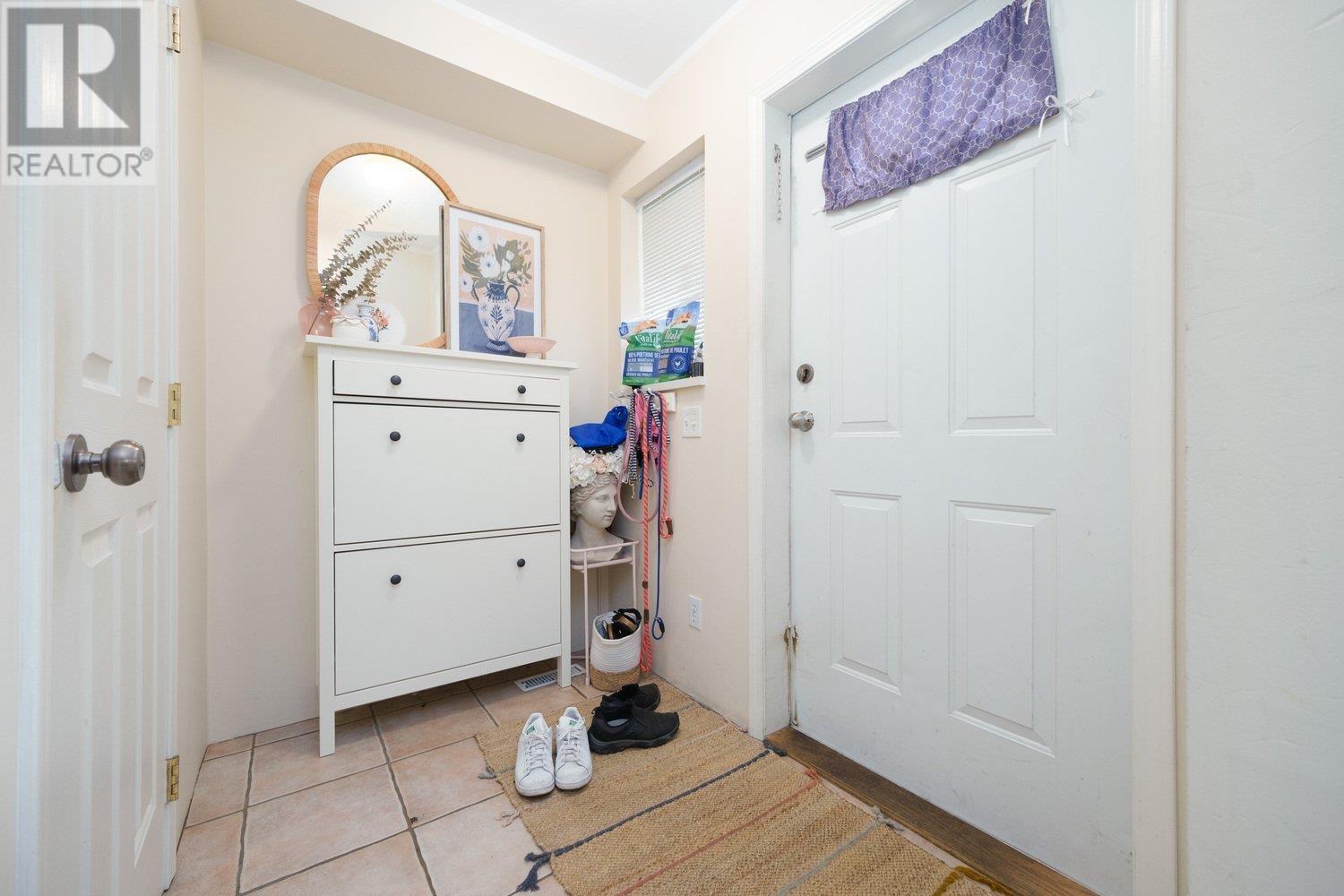 423-425 E 2nd Street, North Vancouver, British Columbia  V7L 1C9 - Photo 10 - R2826470