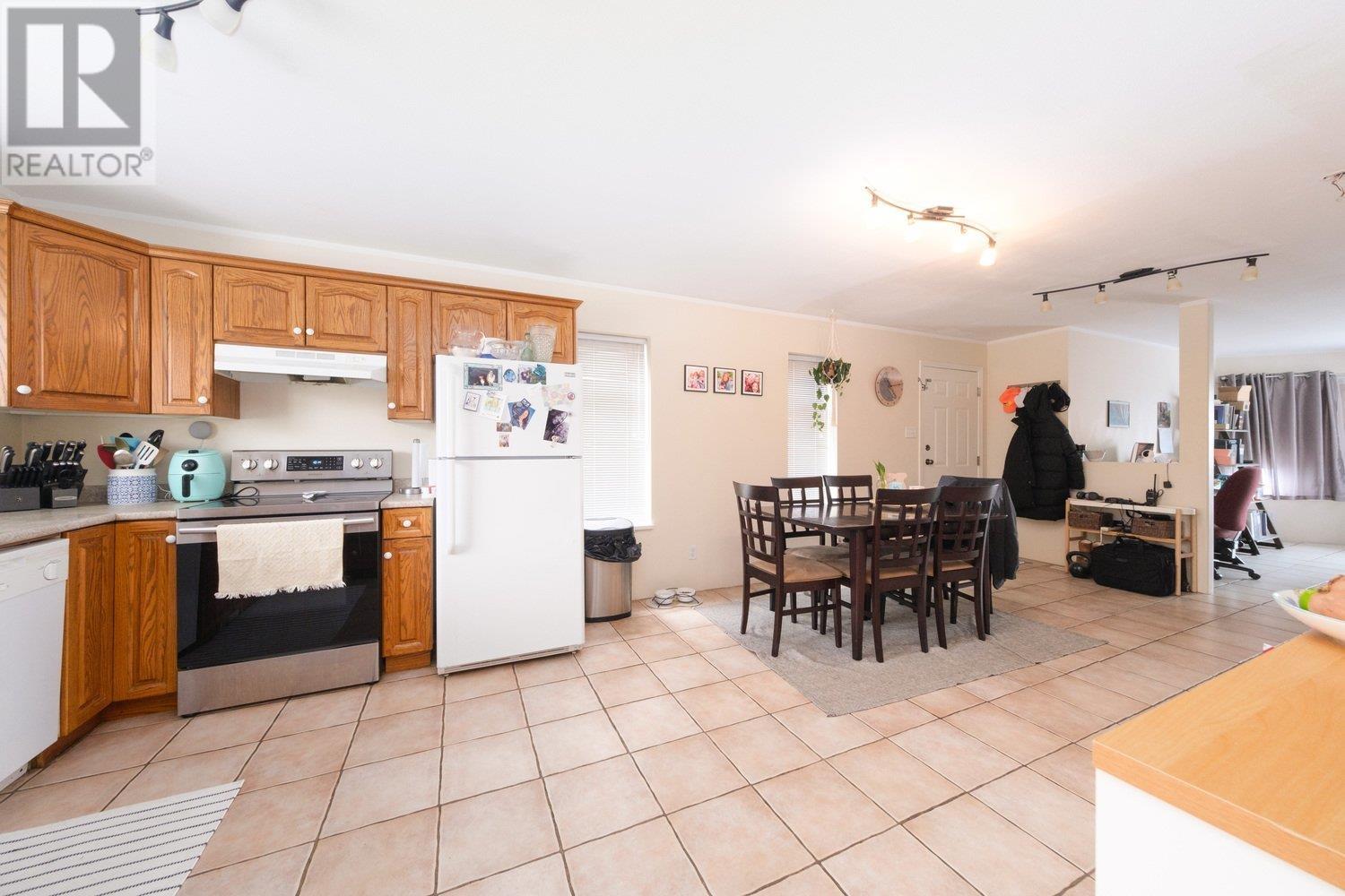 423-425 E 2nd Street, North Vancouver, British Columbia  V7L 1C9 - Photo 12 - R2826470