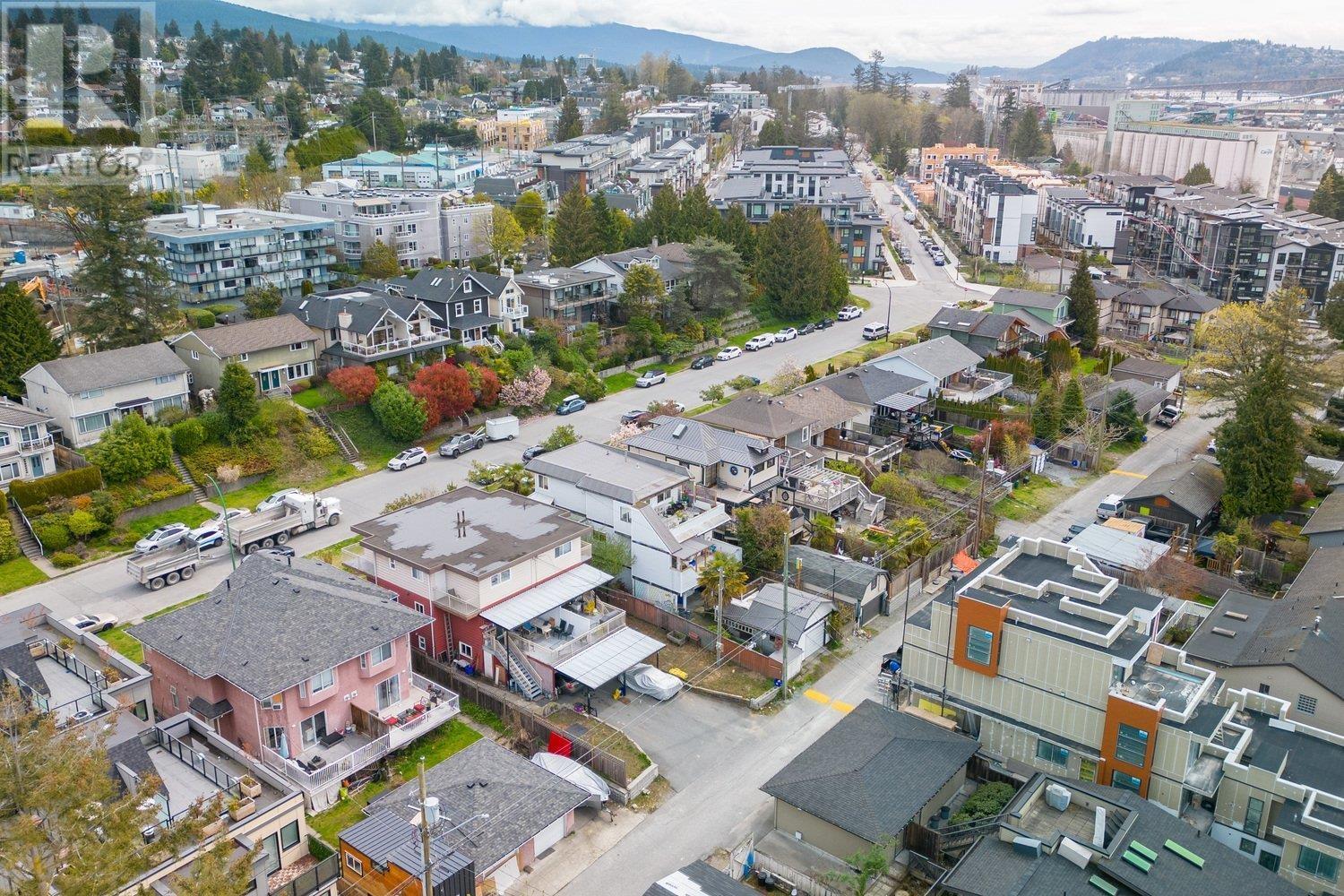 423-425 E 2nd Street, North Vancouver, British Columbia  V7L 1C9 - Photo 8 - R2826470