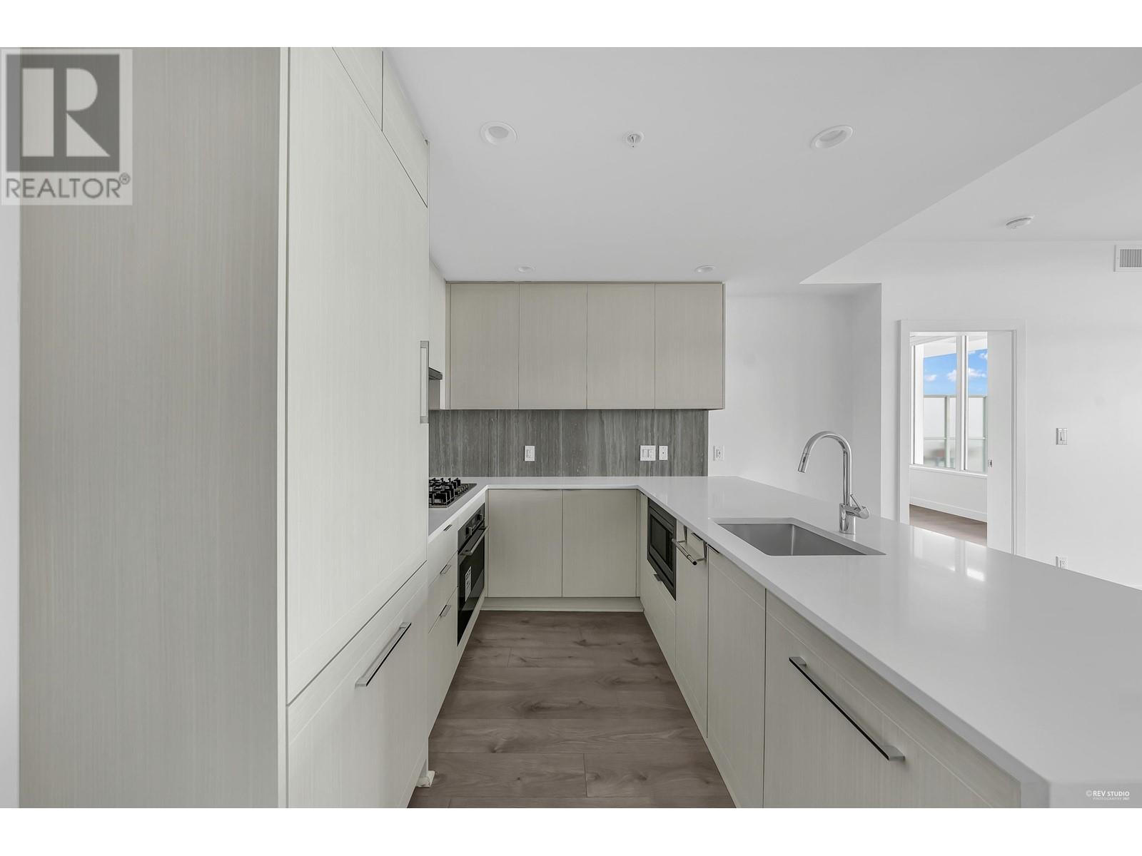 1303 5051 Imperial Street, Burnaby, British Columbia  V5J 0J3 - Photo 2 - R2826472
