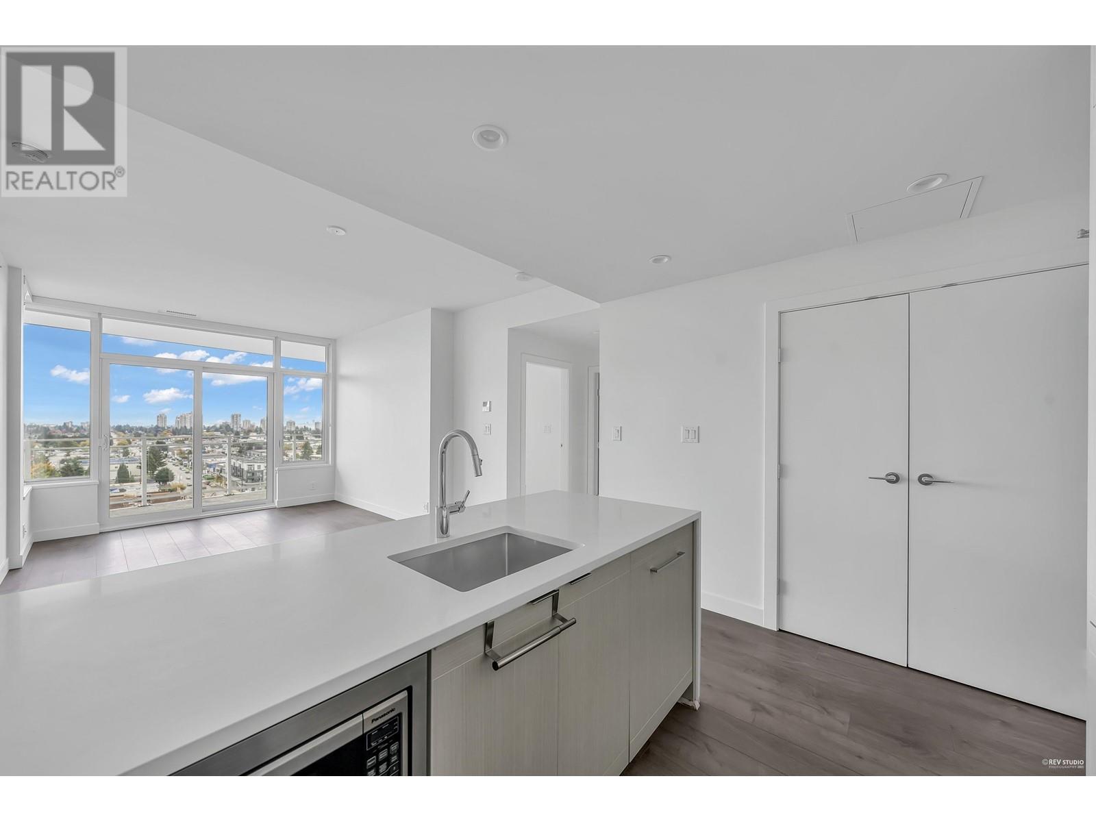 1303 5051 Imperial Street, Burnaby, British Columbia  V5J 0J3 - Photo 3 - R2826472