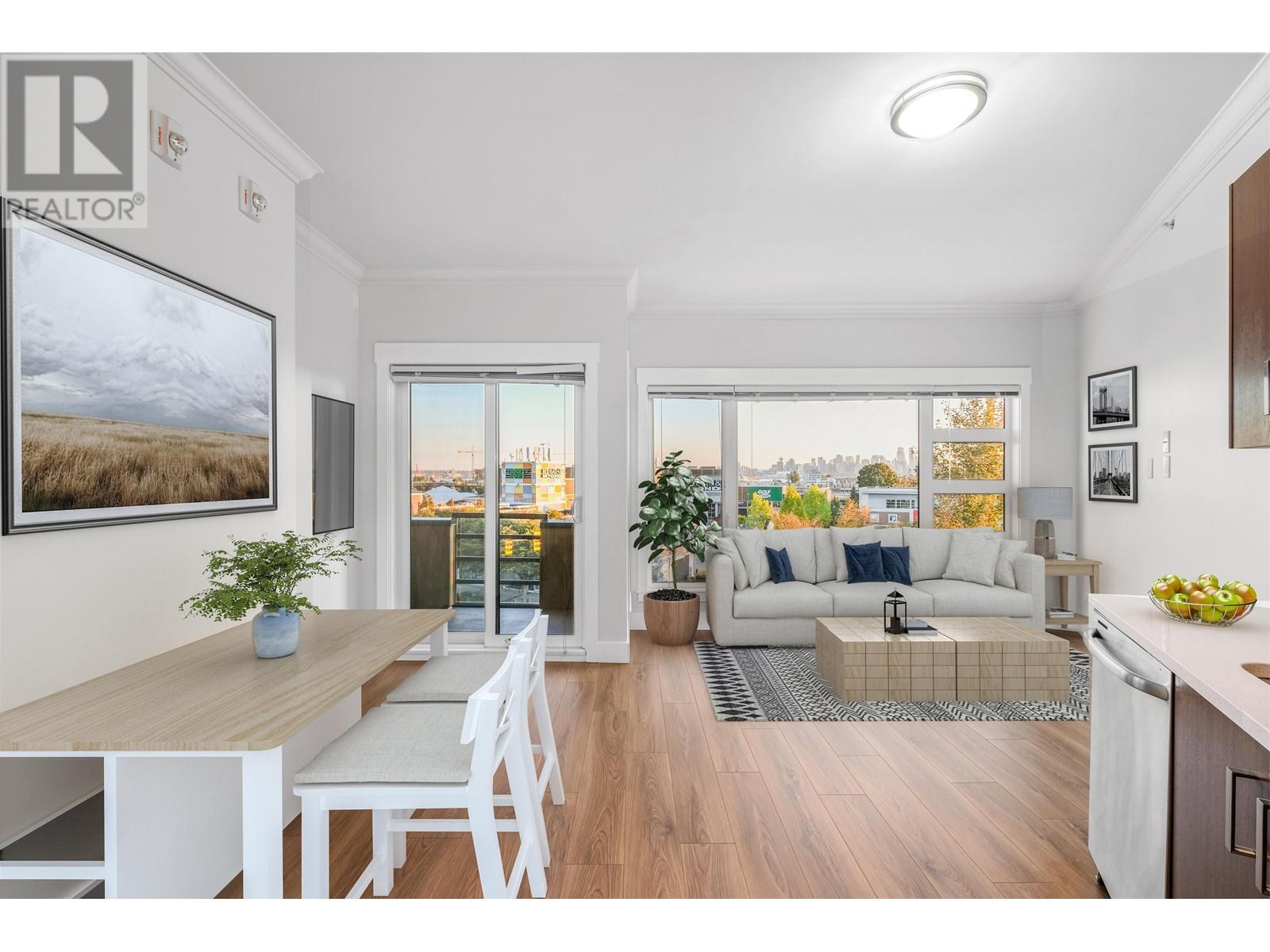 404 857 W 15 STREET, north vancouver, British Columbia