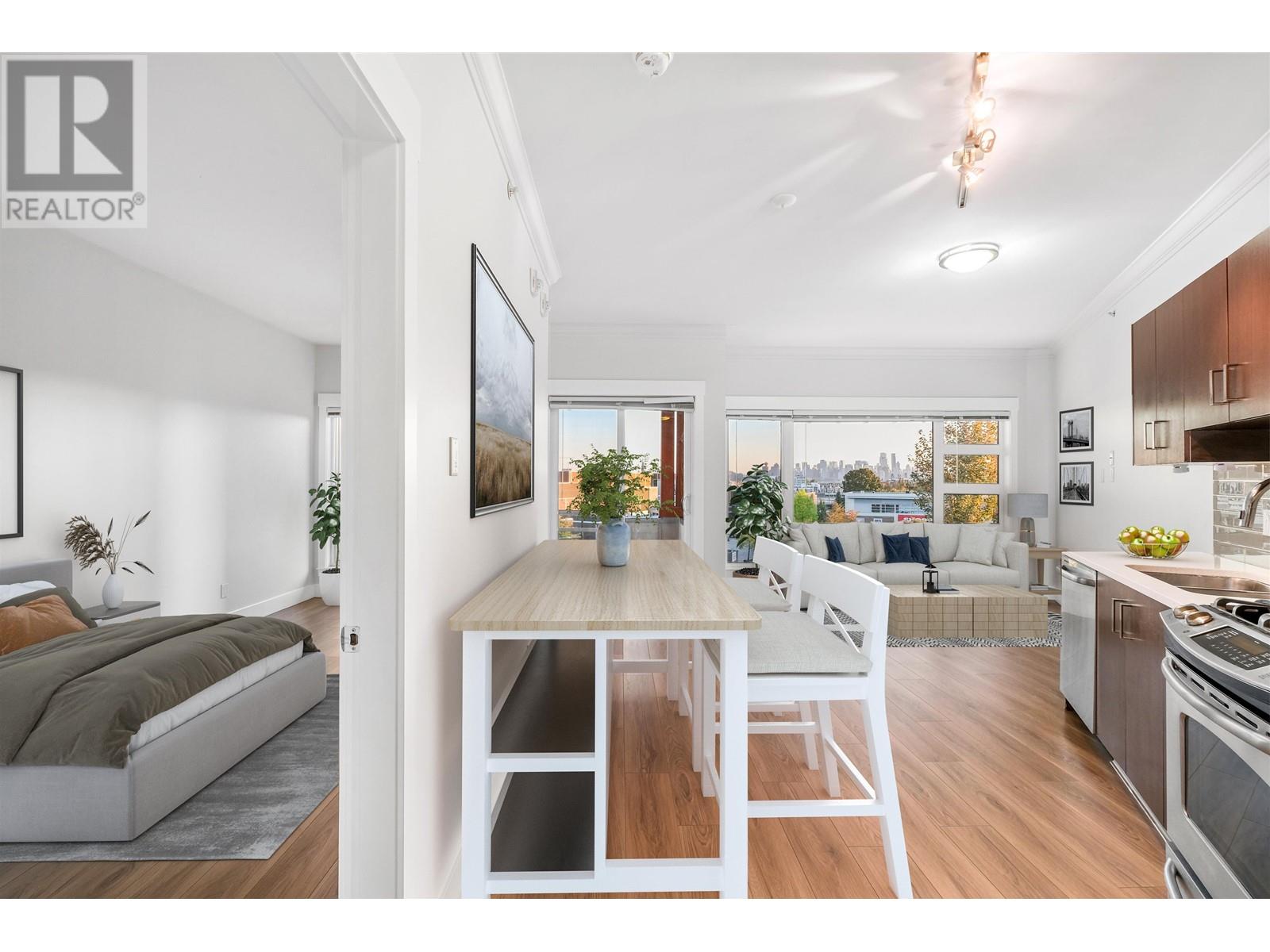 404 857 W 15 Street, North Vancouver, British Columbia  V7P 1M5 - Photo 2 - R2826489